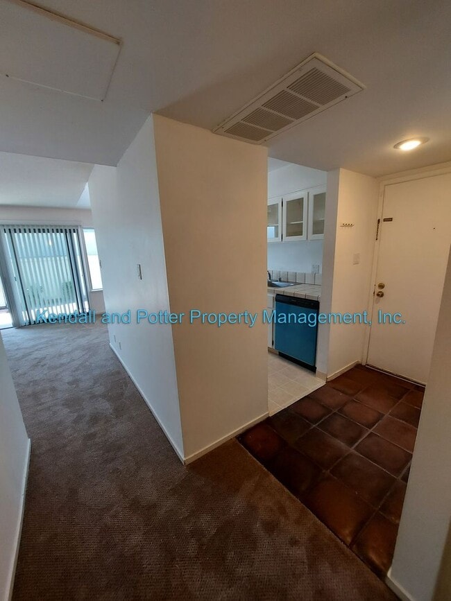 Building Photo - 2 Bedroom Condo In The Villas Of Capitola!