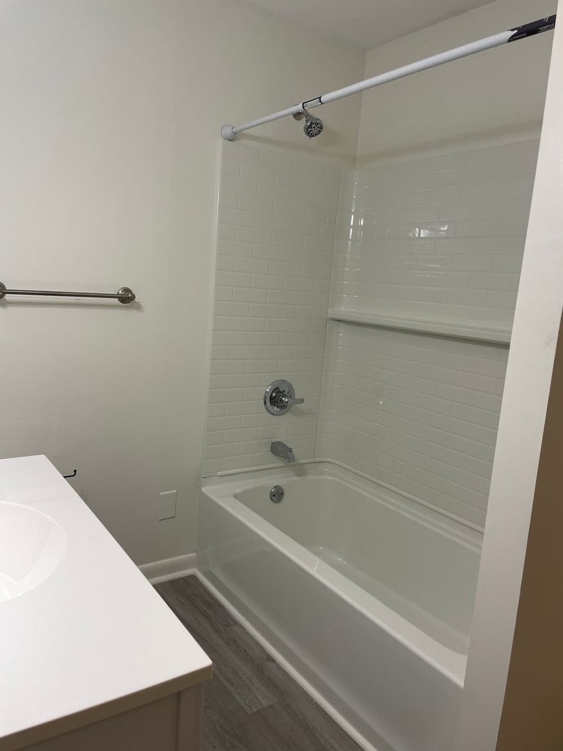 Building Photo - Cute and Newly Renovated Brick One Level H...