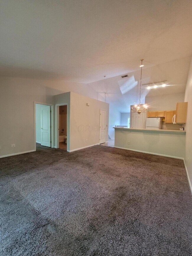Building Photo - 6282 Edgecreek Ln