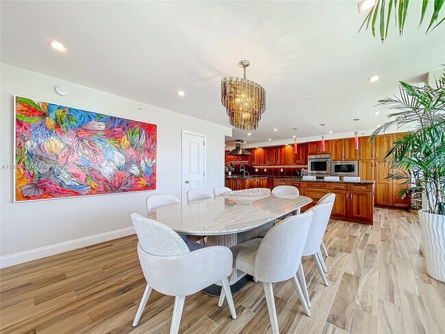 Building Photo - 11113 Biscayne Blvd