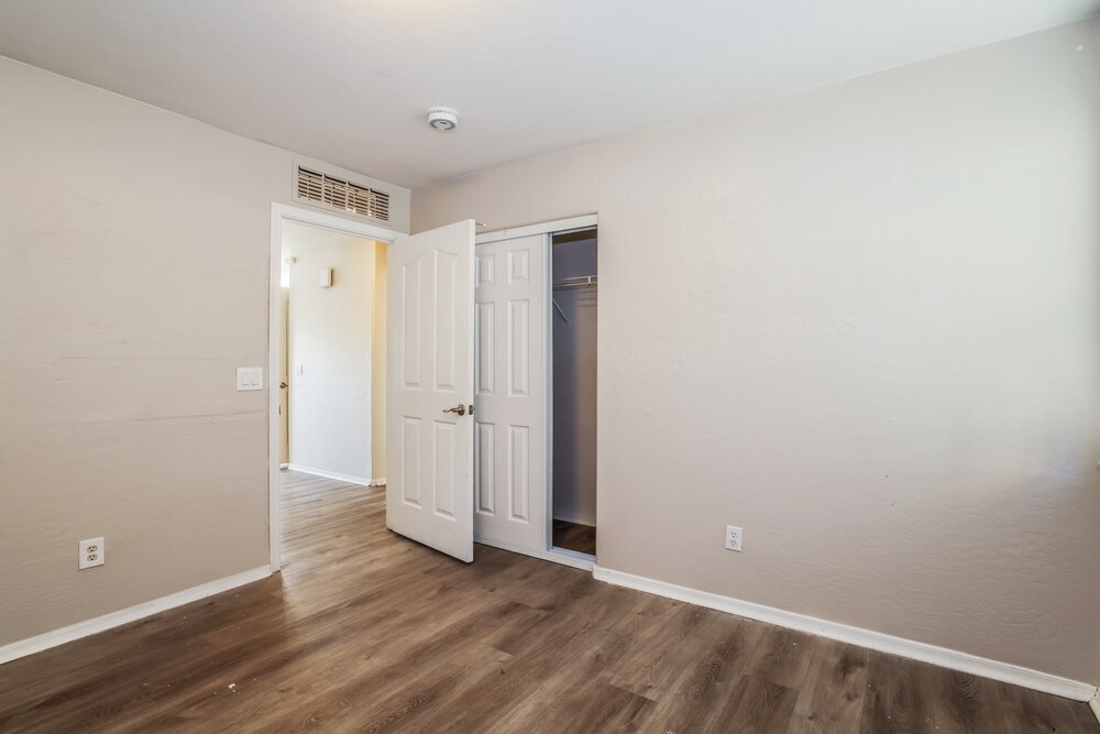 Building Photo - 7123 S 31st Dr