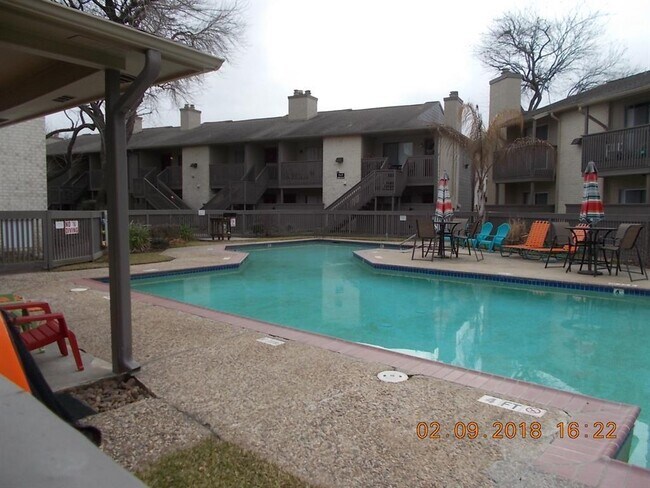 Building Photo - 1900 Bay Area Blvd