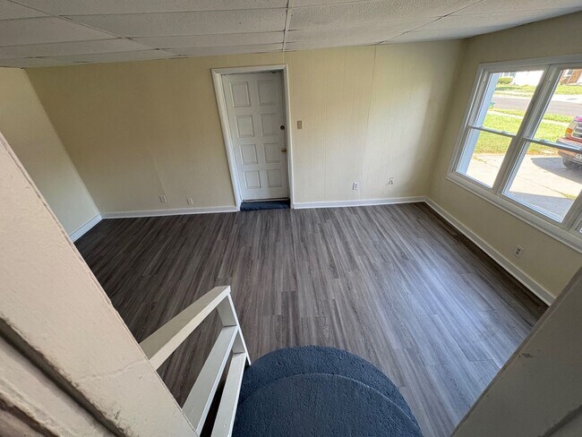 Building Photo - 2401 Rugby Rd