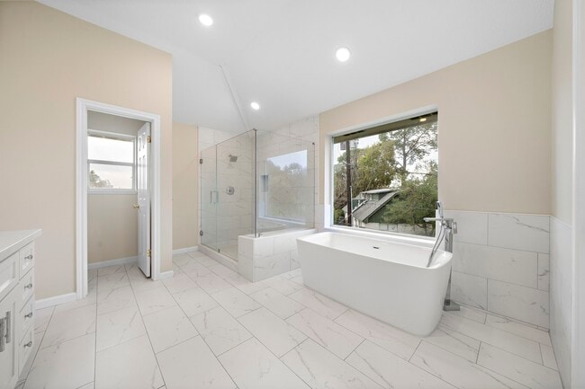 Building Photo - 2523 Baycrest Dr