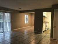 Building Photo - 3017 Oak Hammock Ln