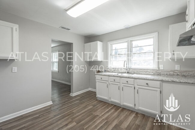 Building Photo - Renovated 2BR Gem in Chattanooga – Affordable & Stylish!