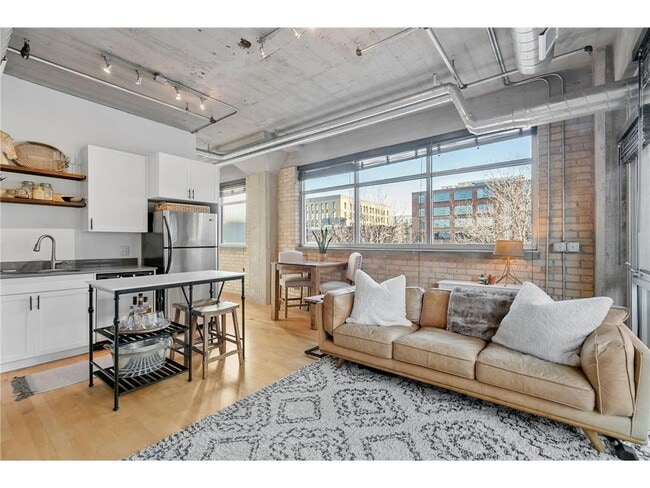 Building Photo - 748 N 3rd St