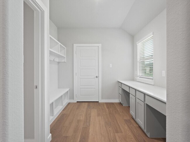 Building Photo - 564 Moonrise St