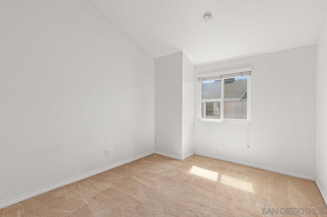 Building Photo - 4028 Mahaila Ave