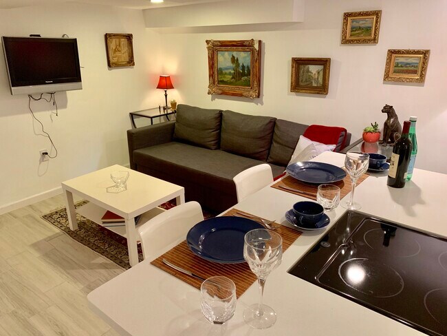 Building Photo - 1612 3rd St NW