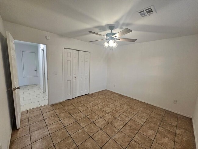 Building Photo - 2326 W Roselawn St