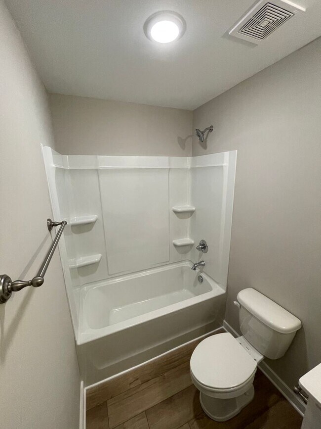 Building Photo - Home for Rent in Weaver, AL!!! View with 4...