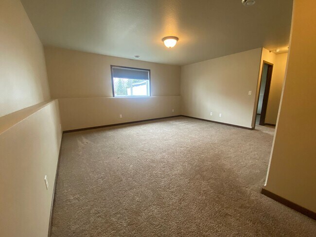 Building Photo - 3-Bed, 3-Bath Single Family Home in Moorhead!