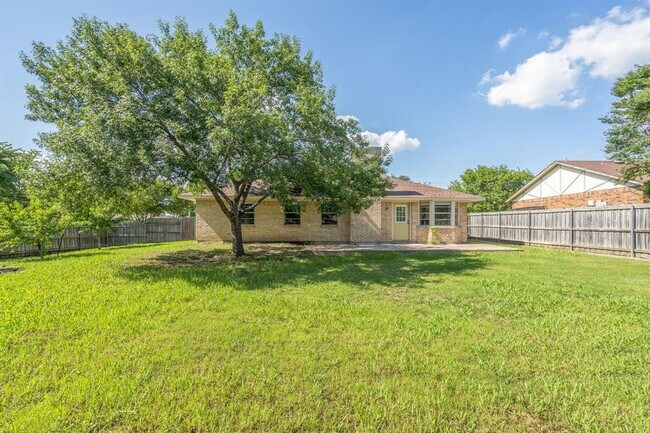 Building Photo - 2500 Quail Ridge Dr