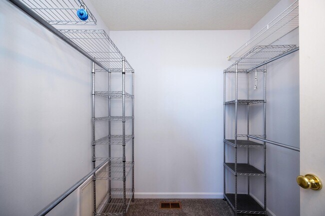 Building Photo - 7798 Greene Farm Dr