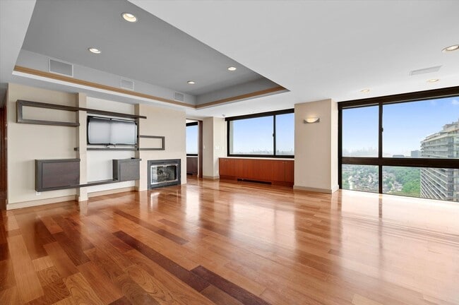 Building Photo - Palis Blv