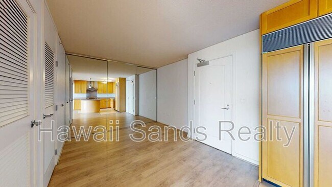 Building Photo - 1288 Kapiolani Blvd