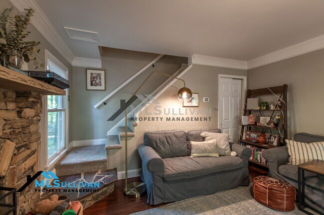 Building Photo - 5623 Lake Elton Rd