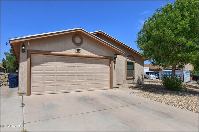 Building Photo - 7351 Burntside Ln