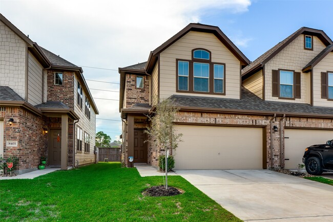 Building Photo - 8407 Hawthorn Vly Ln