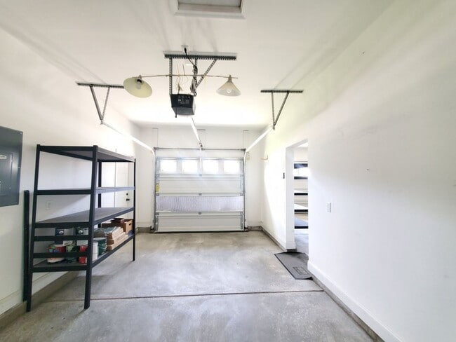 Building Photo - Gorgeous Home In Turnberry Subdivision