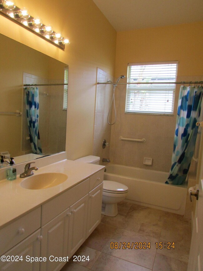 Building Photo - 1882 Woodfield Cir