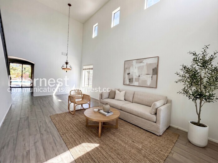 Building Photo - 10771 Vemoa Dr