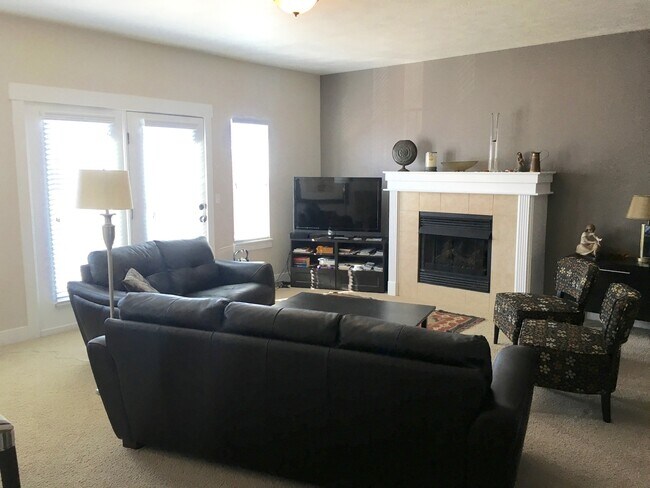 Building Photo - 1069 Quarry View Way