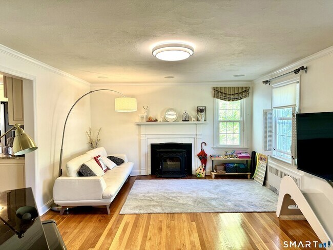 Building Photo - 330 Ridge Rd