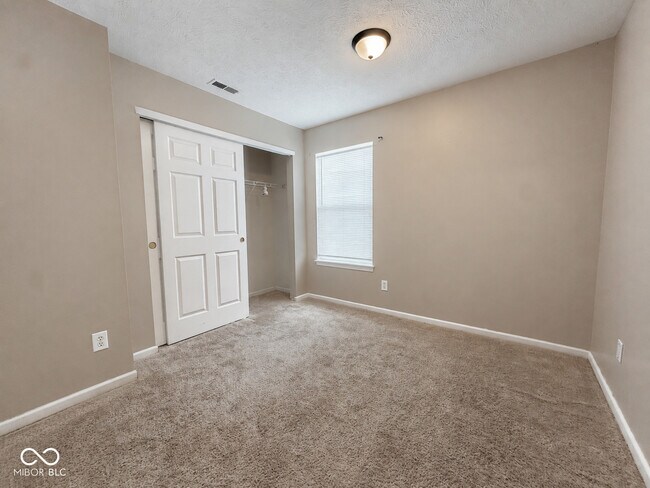 Building Photo - 7226 Parklake Cir