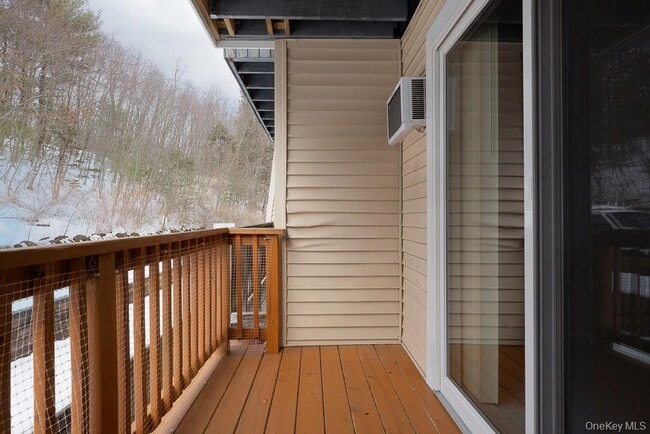 Building Photo - 219 Fox Run Ln