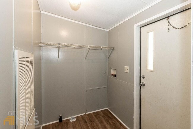 Building Photo - 108 Sherwood Rd