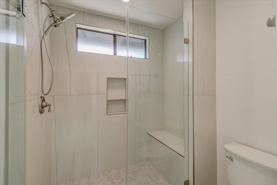 Building Photo - 2191 Canyon Dr