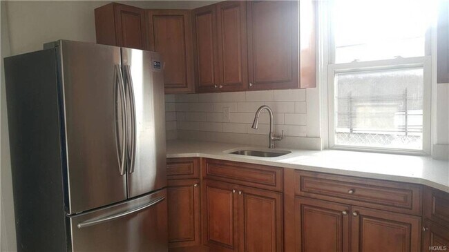 Building Photo - 14-16 Horton Avenue Unit 1st Floor