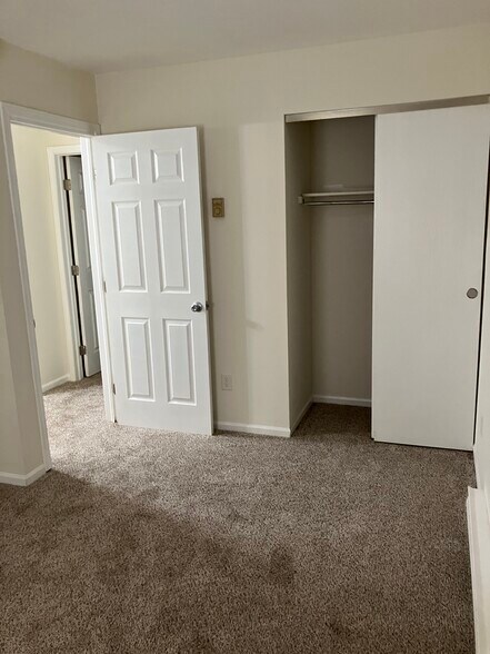 Building Photo - 1235 Todd Ln