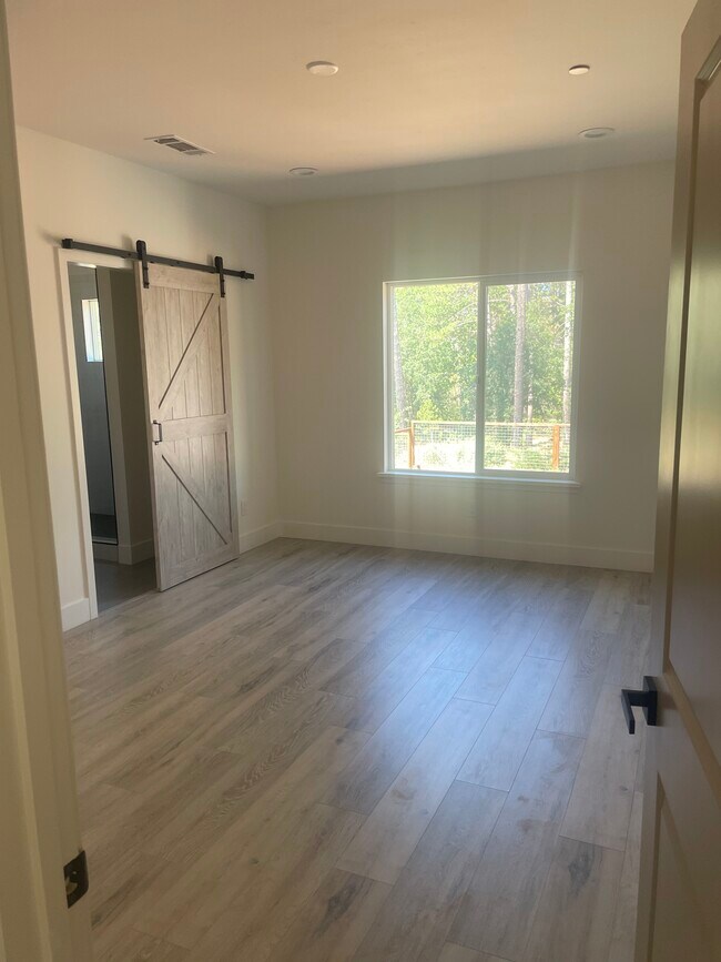 Master has a walk in closet and en suite bathroom - 6639 Dolores Dr