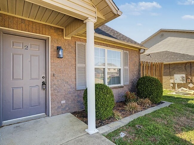 Building Photo - 3403 SW Victoria Pl