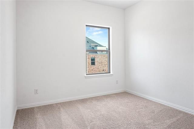 Building Photo - 631 Redwood Wy