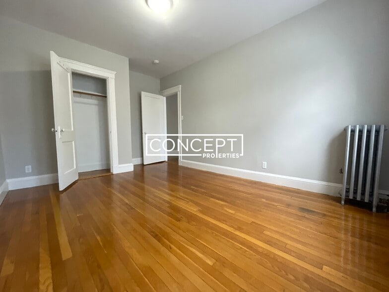 Building Photo - 11 Gray St