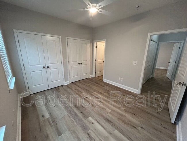 Building Photo - 4904 Maple Ave