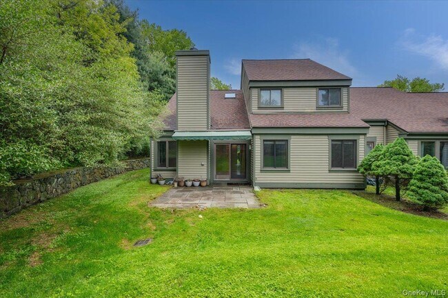 Building Photo - 605 A Heritage Hls