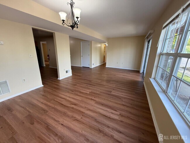 Building Photo - 1102 Stony Brook Way