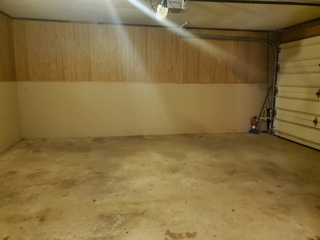Building Photo - 4110 Bunker Hill St