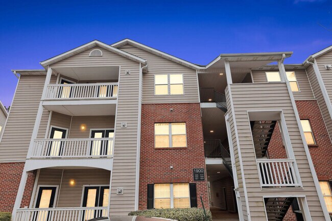 Building Photo - 1701 Wildwood Crossings Dr