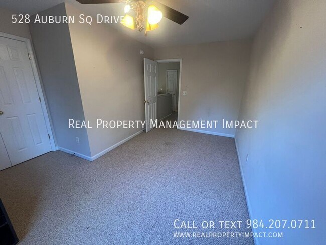 Building Photo - 528 Auburn Square Dr