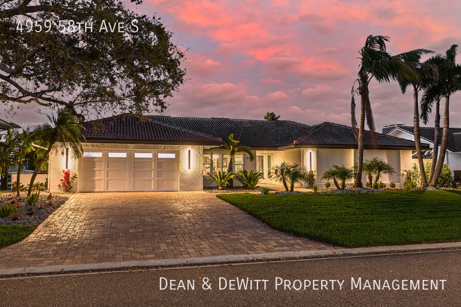 Building Photo - 4 Bed/3 Bath