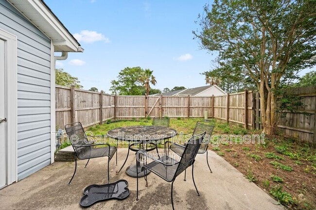 Building Photo - 1320 Pinnacle Ln