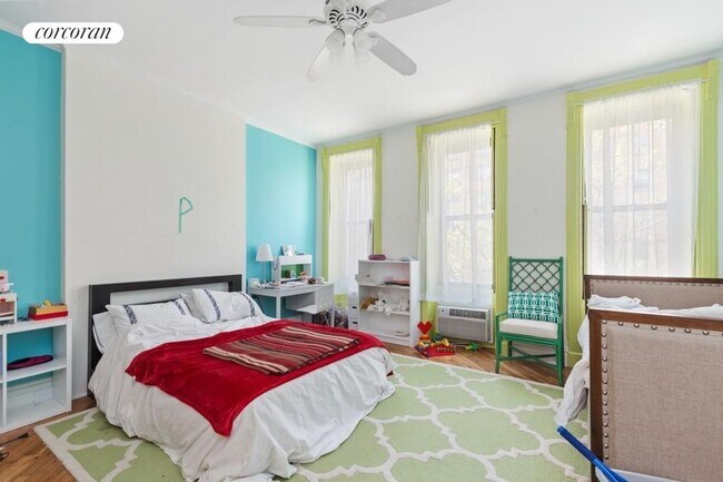 Building Photo - 129 W 94th St