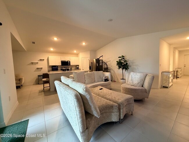 Building Photo - 341 Titan Rd SE