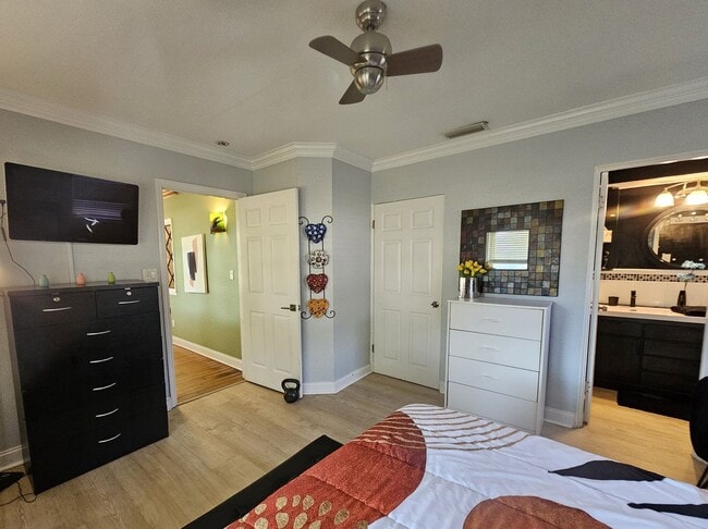 Building Photo - Luxury Private Suite in Allendale – Furnished & All-Inclusive